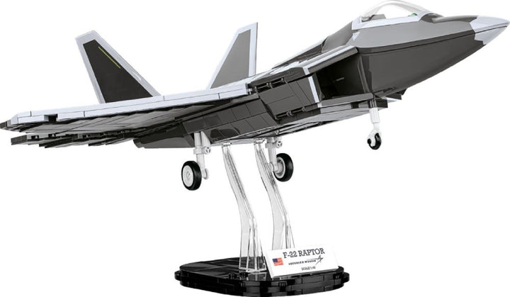 Armed Forces – Lockheed F-22 Raptor (695 Piece Kit)