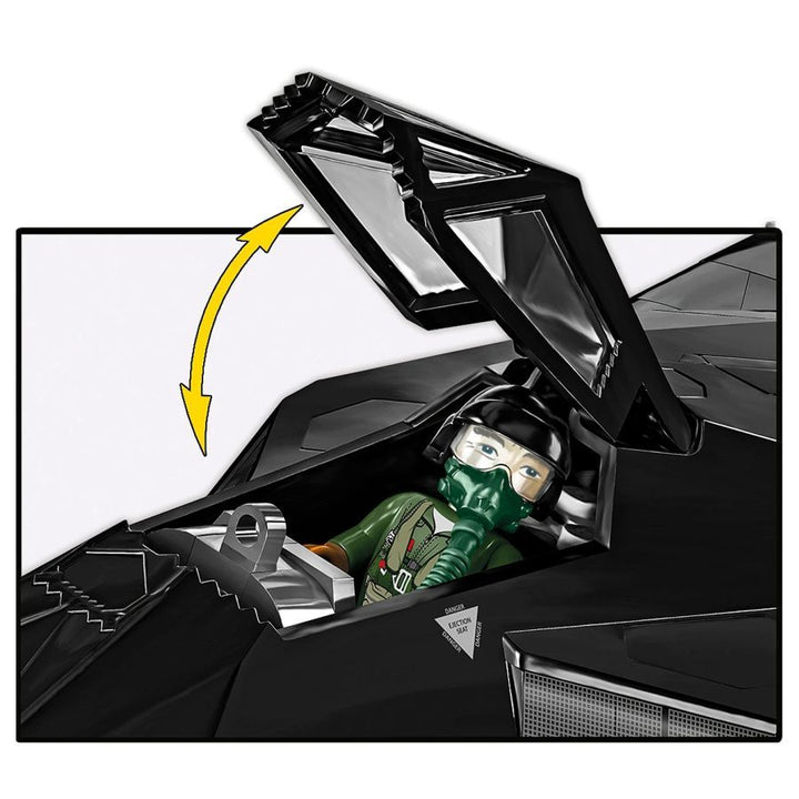 Armed Forces – F-117 Nighthawk Construction Set (795 Pieces)