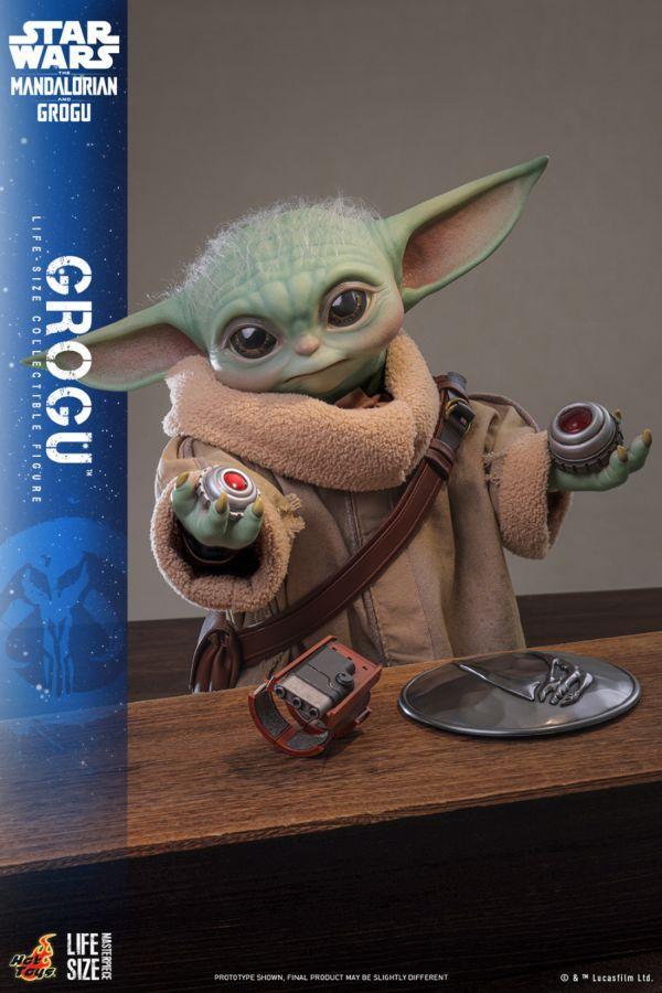 The Mandalorian &amp; Grogu (2026) – Grogu 1:1 Scale Collectible