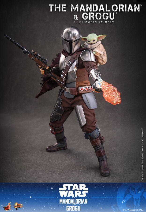 Star Wars: The Mandalorian &amp; Grogu – The Mandalorian with Grogu 1:6 Scale Collectible Action Figure