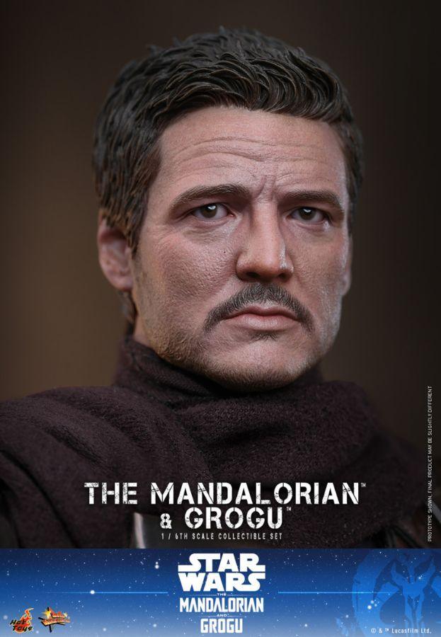 Star Wars: The Mandalorian &amp; Grogu – The Mandalorian with Grogu 1:6 Scale Collectible Action Figure