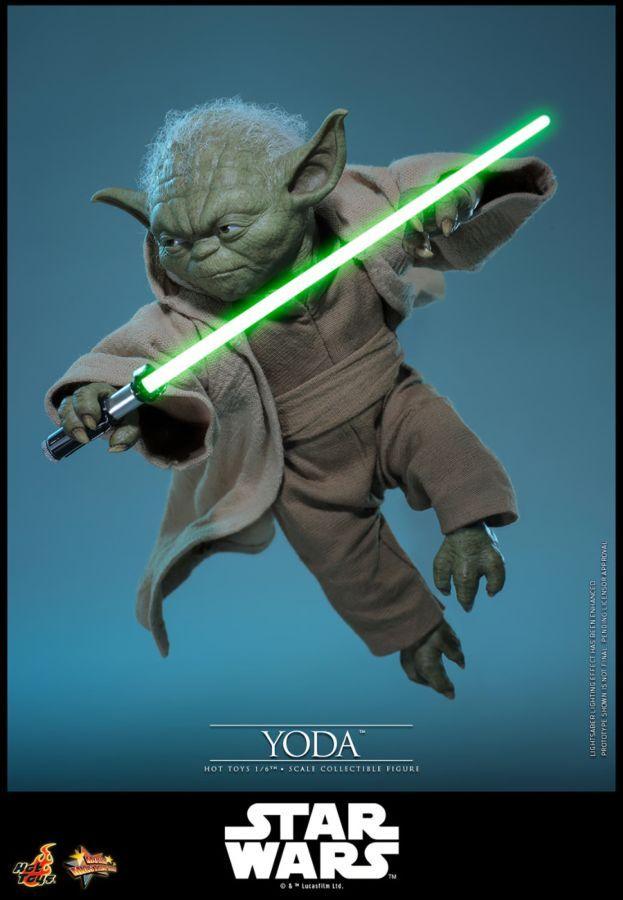Star Wars – Yoda 1:6 Scale Collectable Action Figure