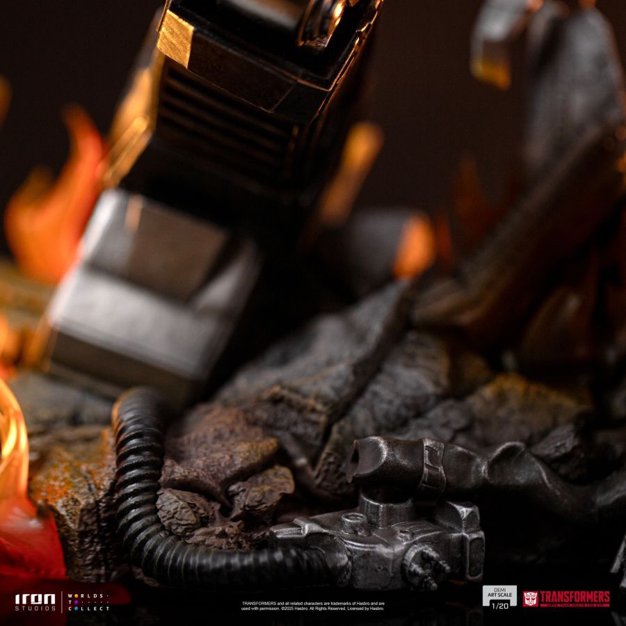 Transformers – Megatron Demi Art 1:20 Scale Statue