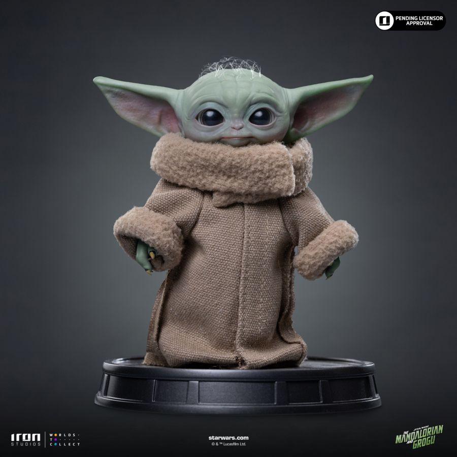 The Mandalorian &amp; Grogu (2026) – Grogu Always Curious Statue