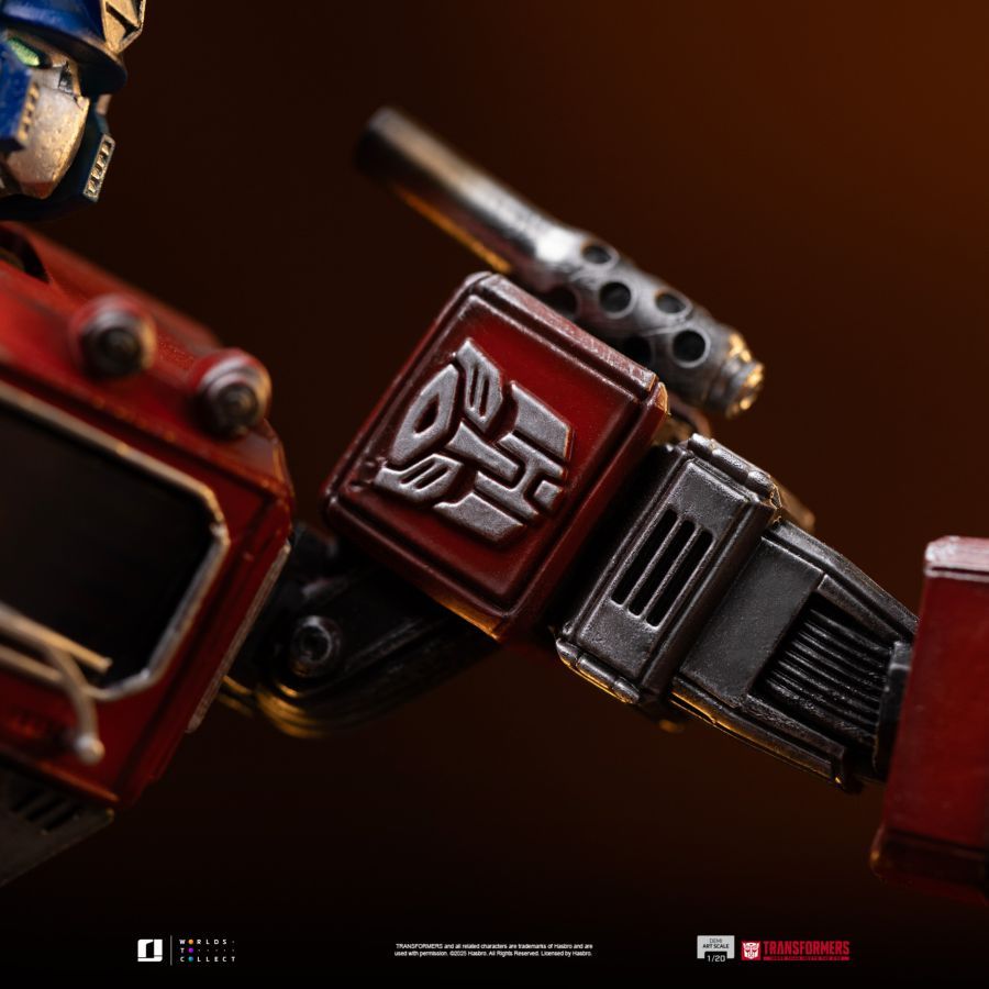 Transformers – Optimus Prime Demi Art 1:20 Scale Statue