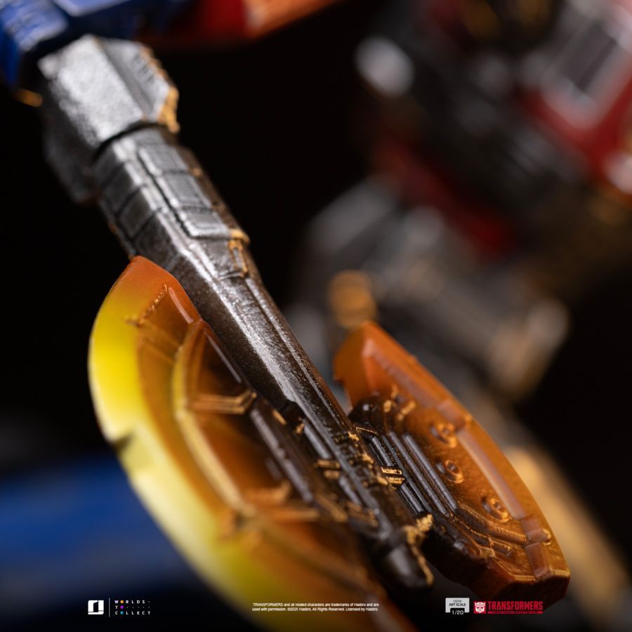 Transformers – Optimus Prime Demi Art 1:20 Scale Statue