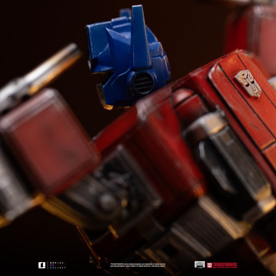 Transformers – Optimus Prime Demi Art 1:20 Scale Statue