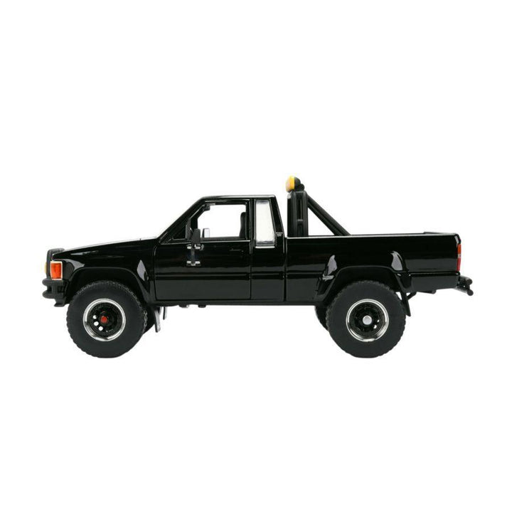 Back to the Future – 1:24 1985 Toyota SR5 Pickup Truck with Marty’s Skateboard Diecast Vehicle