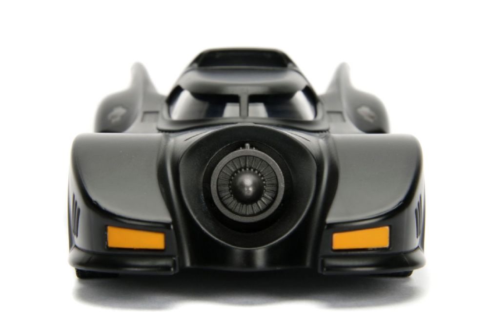 Batman (1989) – Batmobile 1:24 with Batman