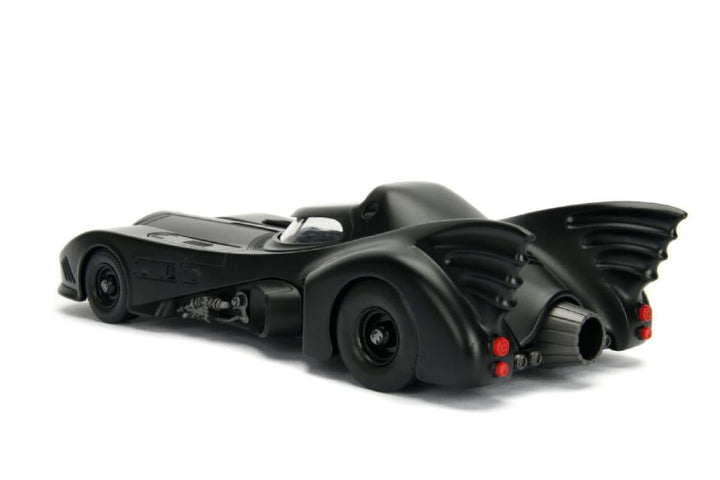 Batman (1989) – Batmobile 1:24 with Batman